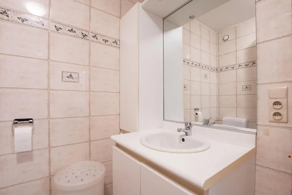 Appartement Met Groot Terras Aan De Zee Ostende 0*,  Belgie